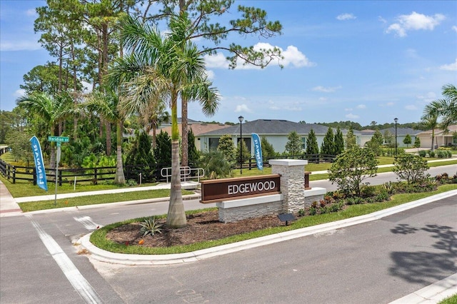 view of community / neighborhood sign