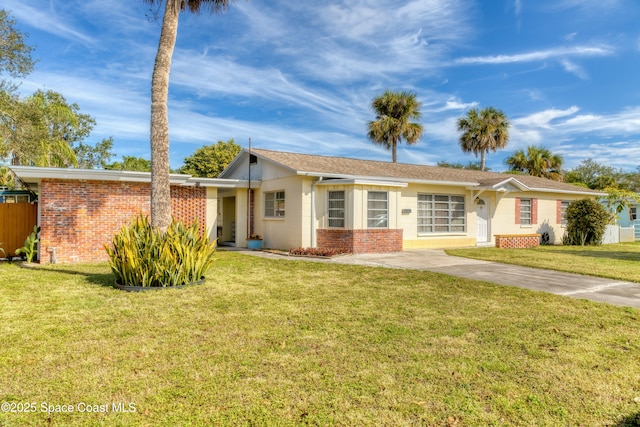 view of front of property with a front yard