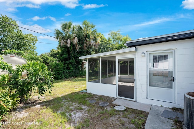 1008 Jersey St, Cocoa, FL 32927 - view of grassy yard featuring a sunroom