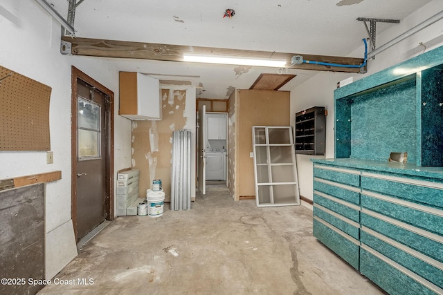 basement featuring washer / dryer