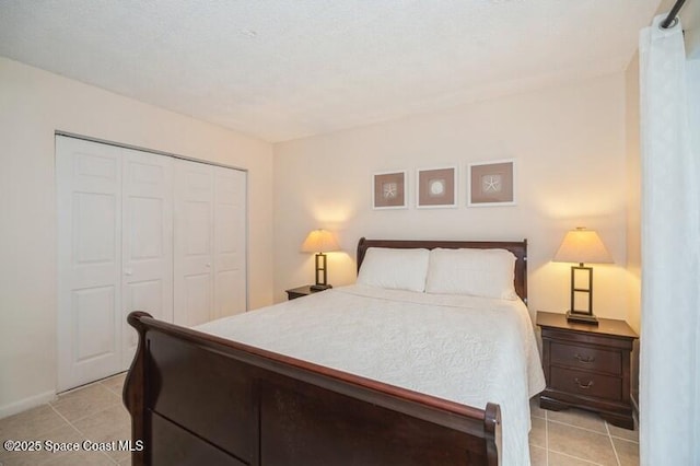 bedroom featuring a closet