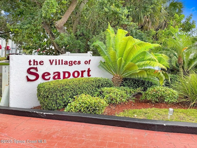 view of community / neighborhood sign