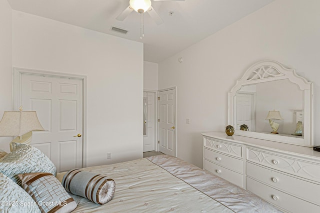 bedroom with ceiling fan