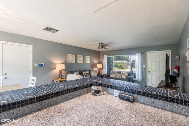 bedroom with ceiling fan