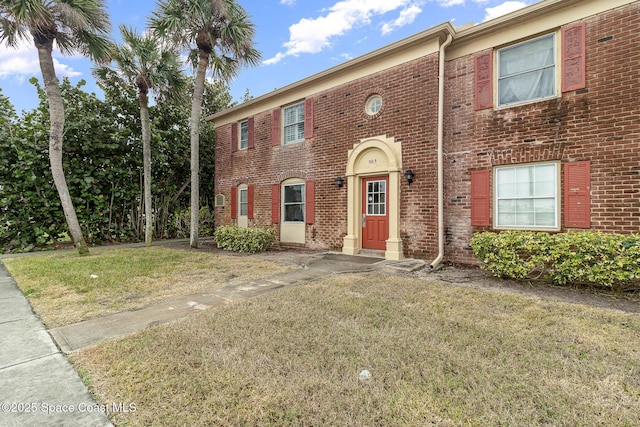 view of front of house with a front yard