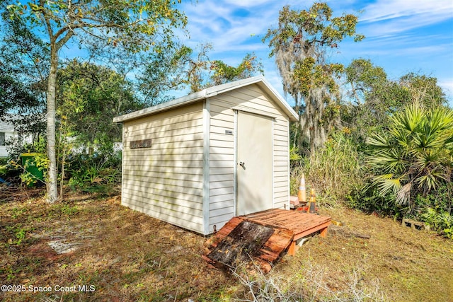 view of outbuilding