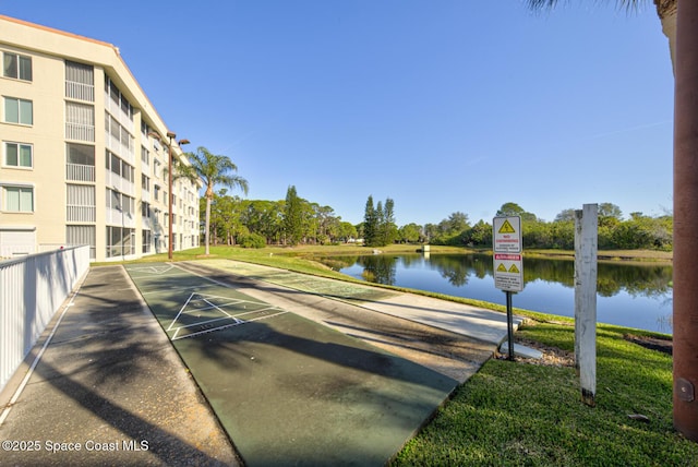 view of property's community featuring a water view