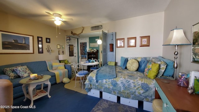 bedroom featuring ceiling fan