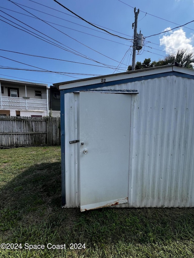 view of outdoor structure featuring a yard