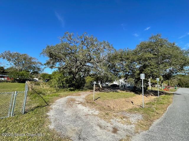 Listing photo 2 for 237 Lincoln Rd, Cocoa FL 32926