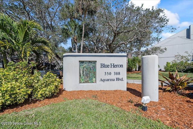 view of community / neighborhood sign