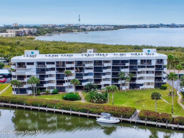 bird's eye view featuring a water view