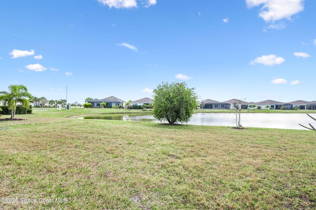 view of yard featuring a water view