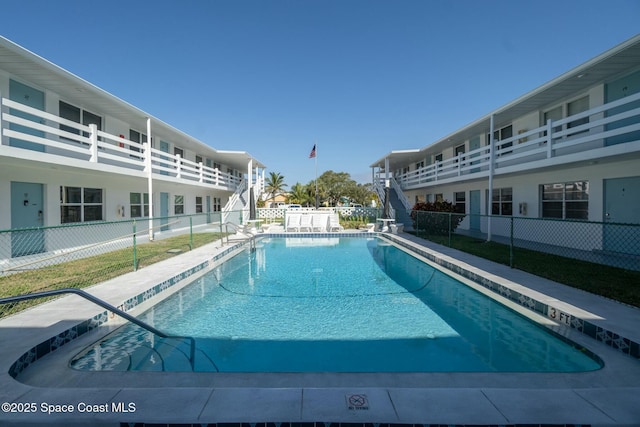 view of swimming pool