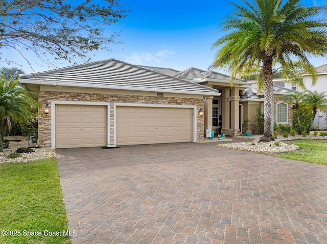 view of front facade with a garage