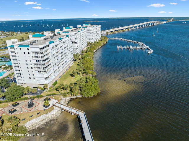 bird's eye view featuring a water view