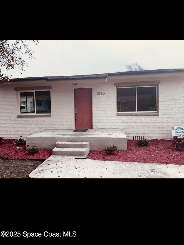 view of front of home featuring a porch