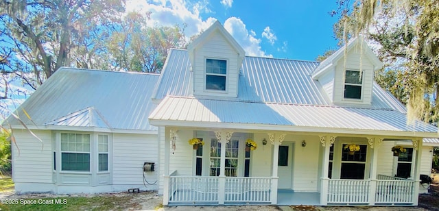 view of front of home featuring covered porch