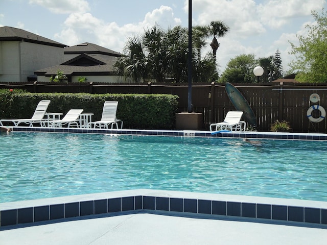 view of swimming pool