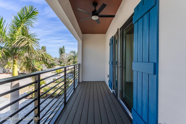 balcony featuring ceiling fan