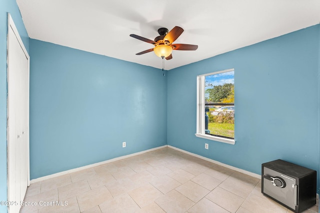 unfurnished room featuring ceiling fan