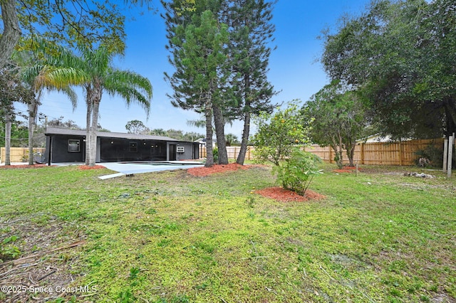 view of yard with a patio