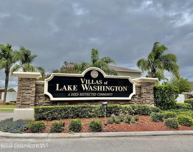 view of community / neighborhood sign