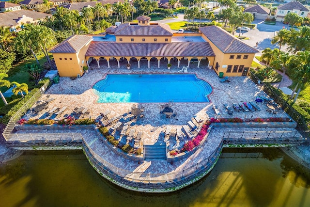 view of swimming pool