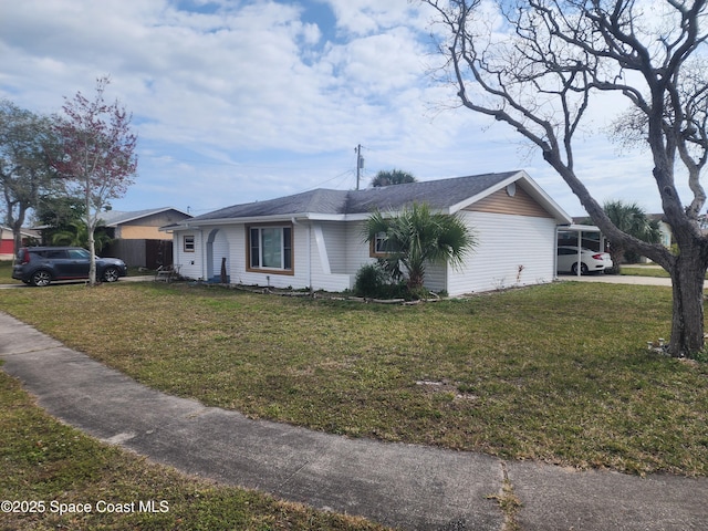 view of front of home featuring a front lawn