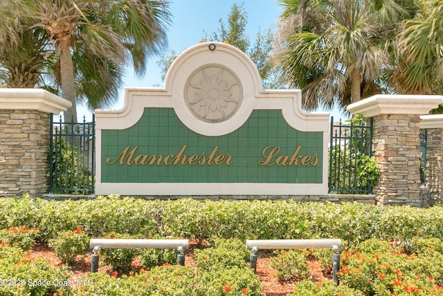 view of community / neighborhood sign