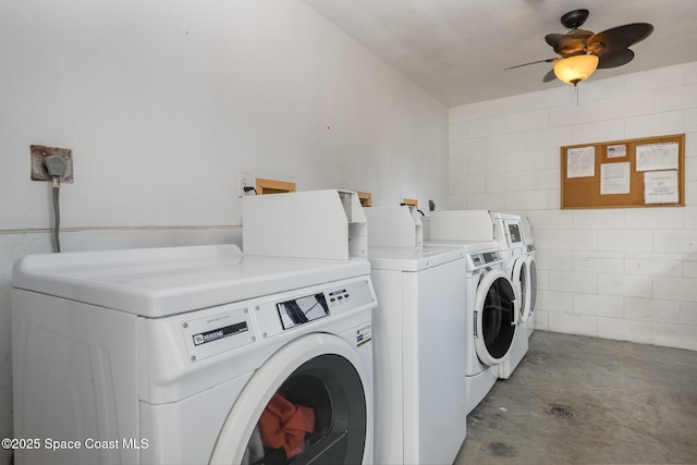 washroom featuring separate washer and dryer and ceiling fan