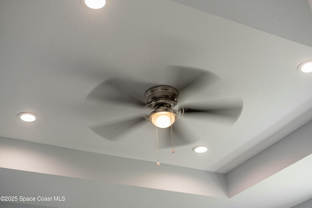 room details featuring ceiling fan