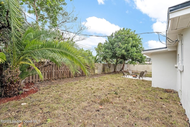 view of yard with a patio area