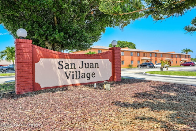 view of community / neighborhood sign