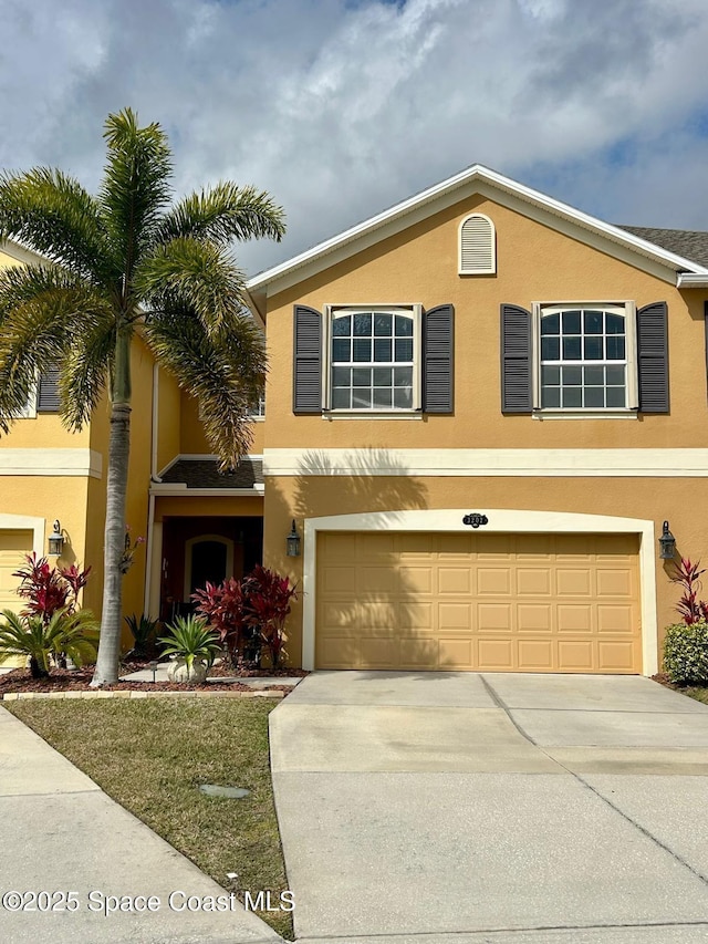 view of front facade featuring a garage