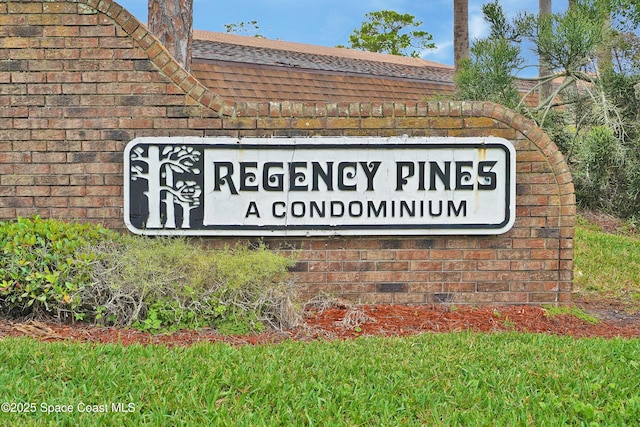 view of community / neighborhood sign