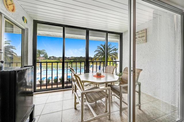 view of sunroom / solarium