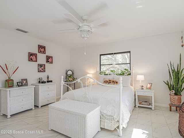 bedroom with ceiling fan