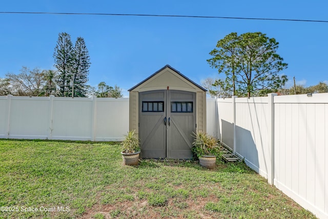 view of outdoor structure with a yard