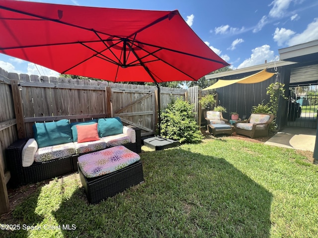 view of yard with an outdoor hangout area