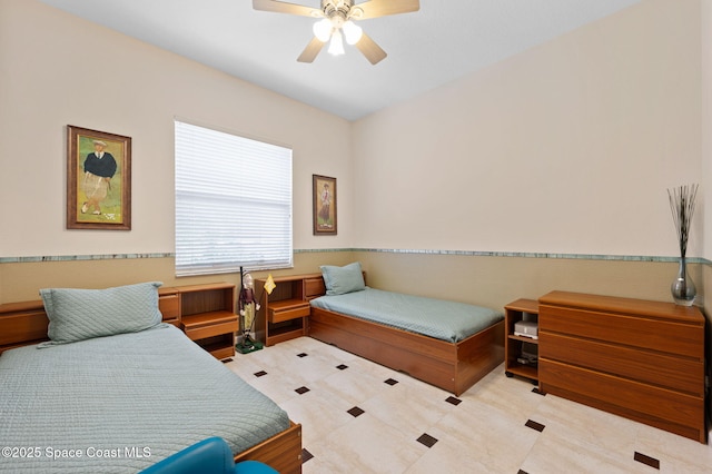 bedroom with ceiling fan