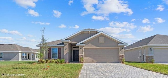 view of front of property with a front yard