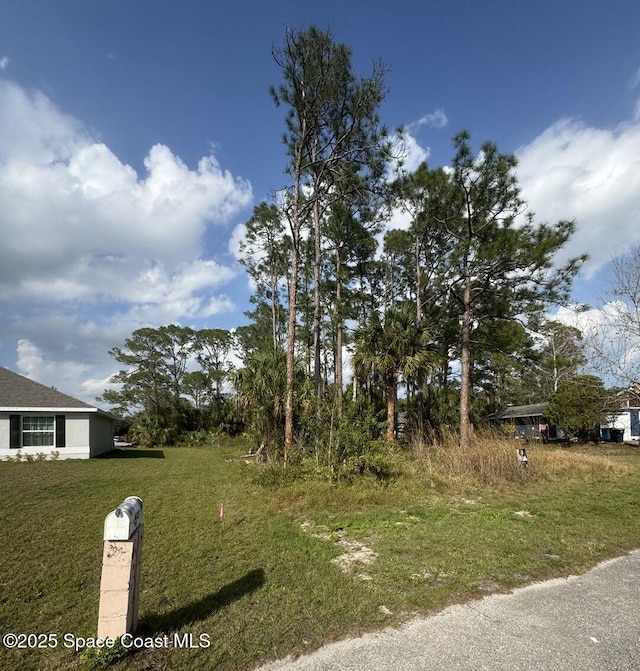 Listing photo 2 for 443 Wayland Rd SW, Palm Bay FL 32908