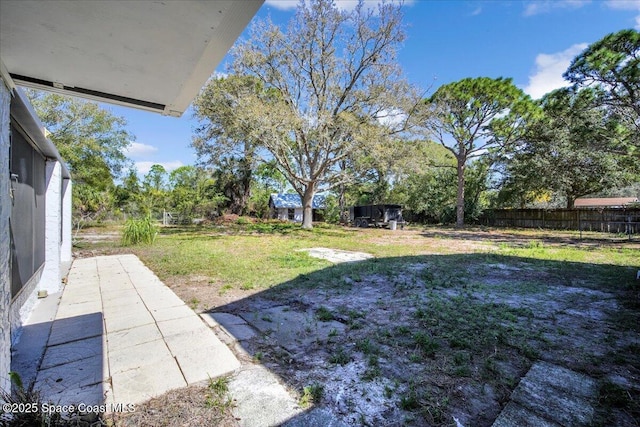 view of yard featuring a patio area