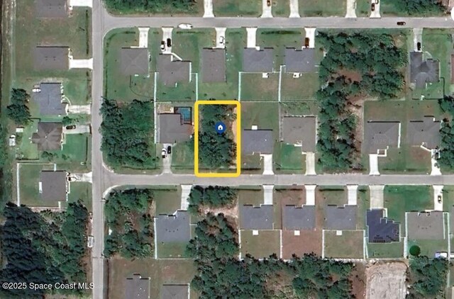 Listing photo 2 for 579 Olney St, Palm Bay FL 32908