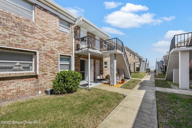 exterior space featuring a lawn