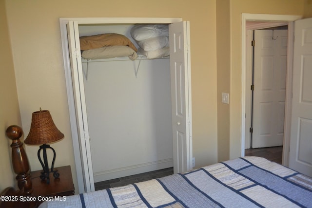 unfurnished bedroom featuring a closet