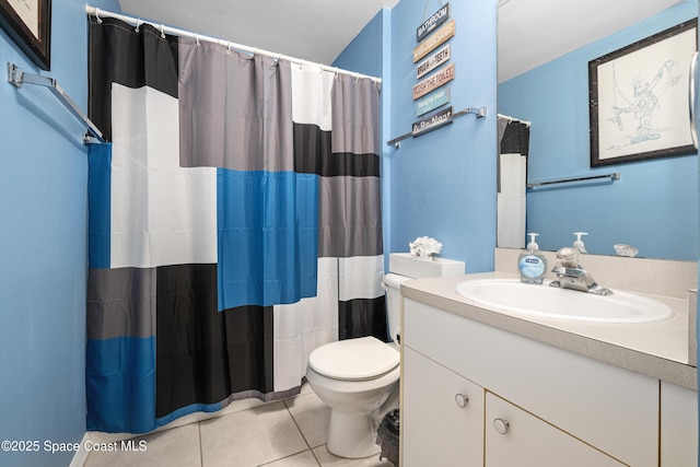 full bath featuring tile patterned flooring, a shower with shower curtain, vanity, and toilet