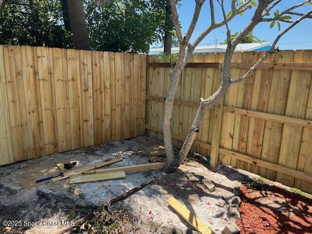 124 E Dover St E, Satellite Beach, FL 32937 - view of yard