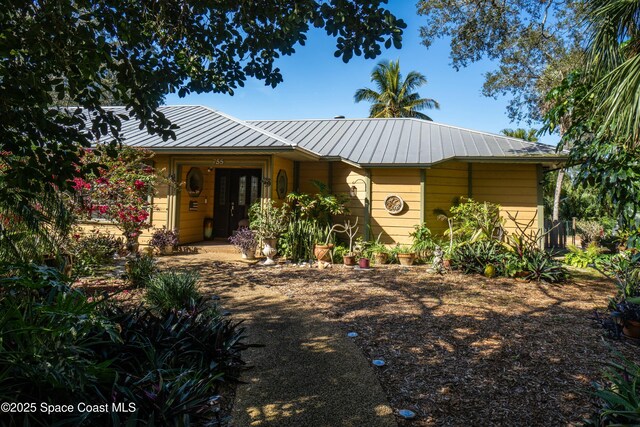 755 S Fischer Cir, Sebastian, FL 32958 - photo 1